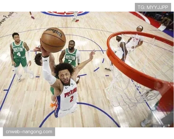 凯德·坎宁安左膝疼痛出战成疑,活塞迎战步行者存变数 凯德·坎宁安左膝疼痛出战成疑,活塞迎战步行者存变数