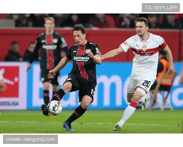 战术前瞻：勒沃库森“不对称三中卫”能否抵御多特蒙德的边路爆点？