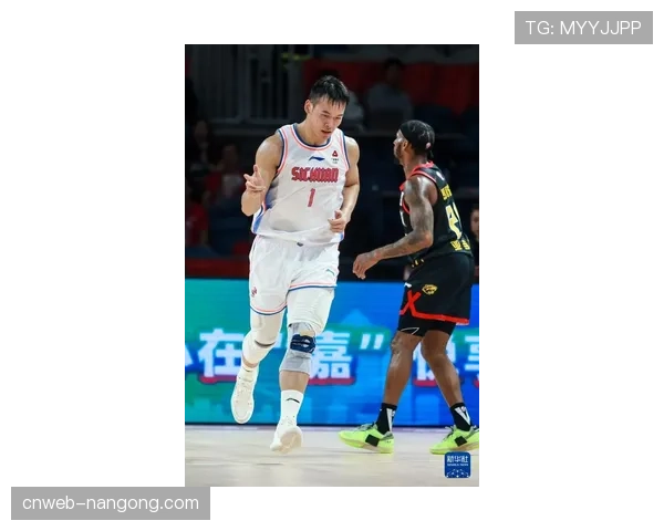 “深圳马可波罗轻取四川金强，锁定常规赛前六排名”